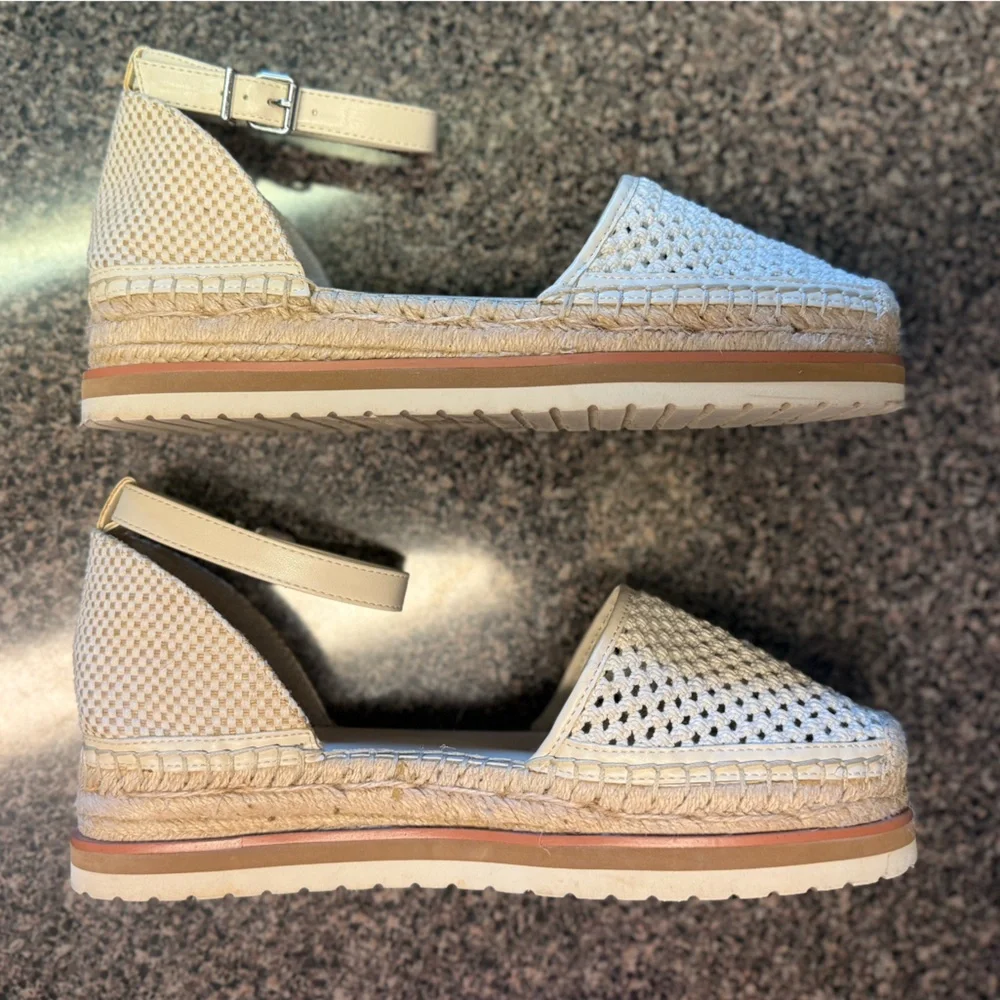 “VINCE CAMUTO” Binettie Espadrille Flat Sandals